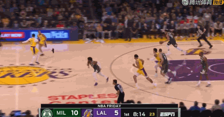 詹姆斯37分达成三项里程碑