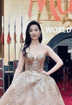 花木兰首映获好评 被誉武侠史诗!